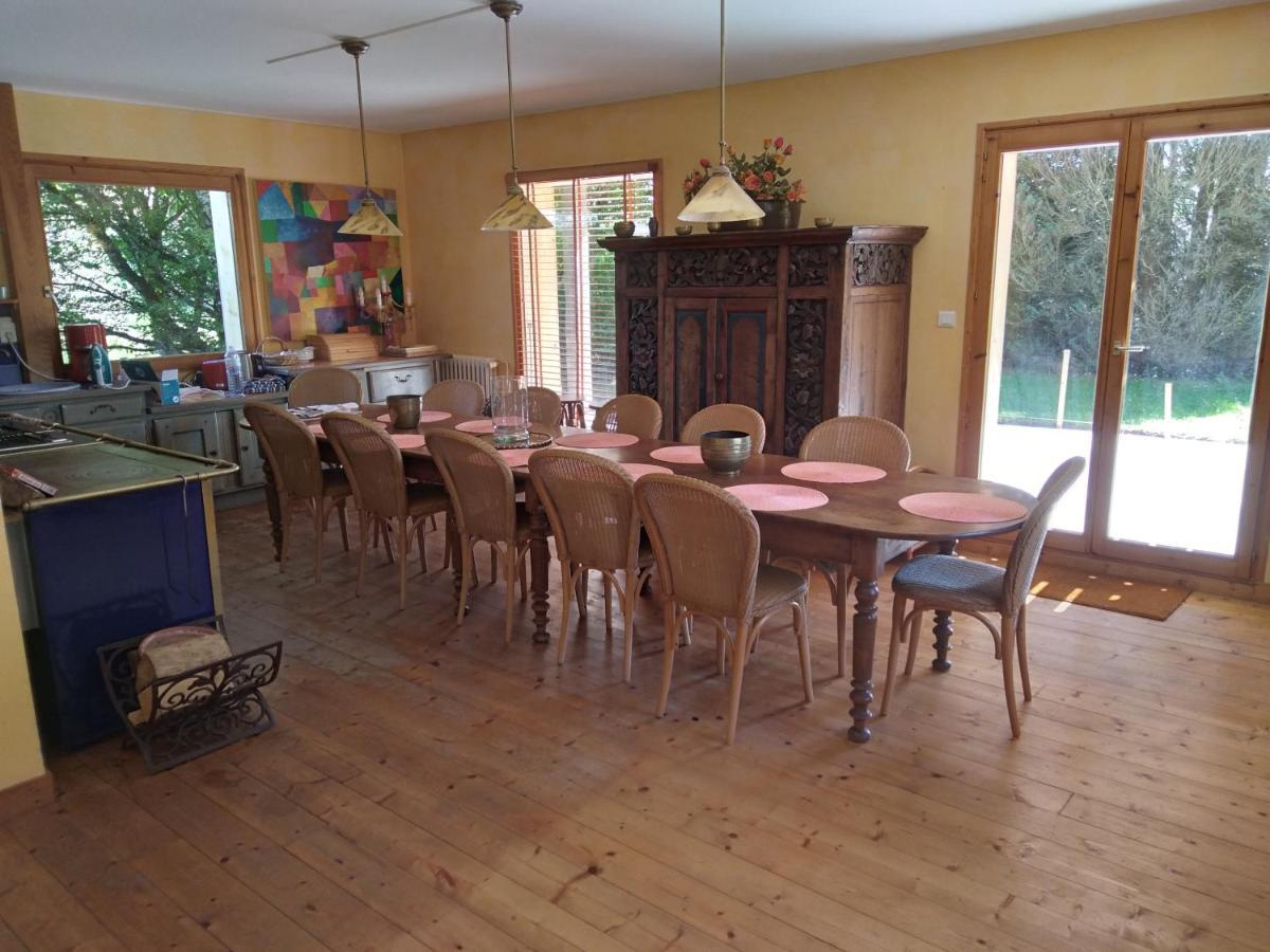 Les Dames De La Saugiat Bed & Breakfast Le Fied Exterior photo